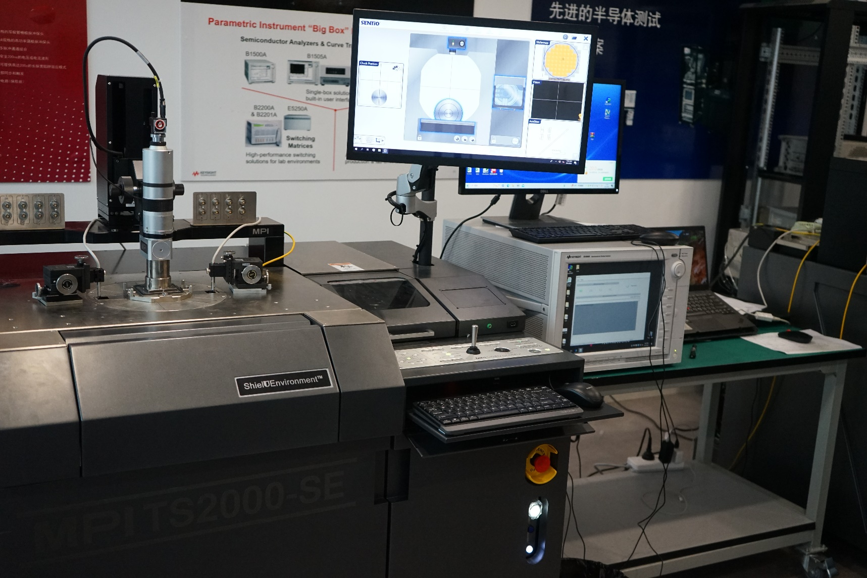 直流低漏电 fA 级在片测试2.png